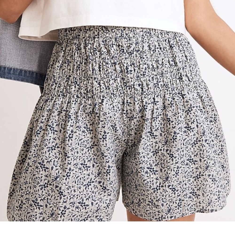 Madewell smocked pull on shorts in Florentine floral